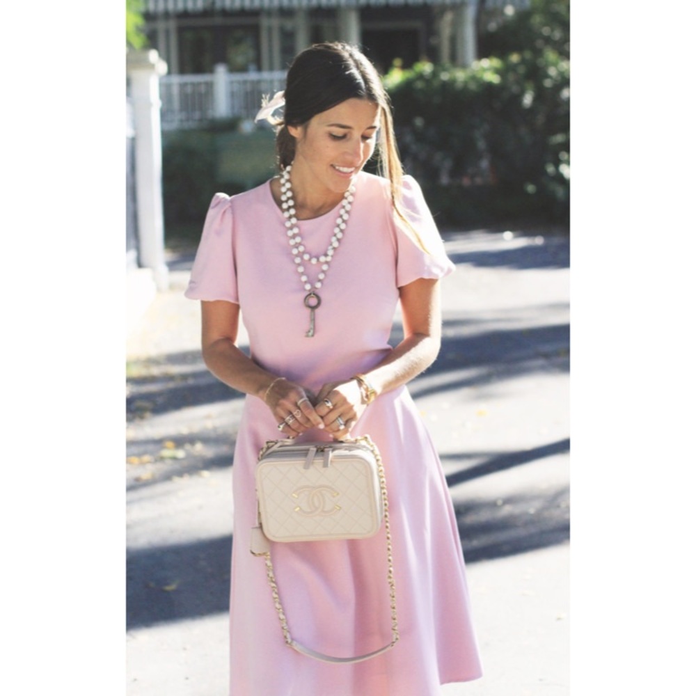 Elegant Pink Puff Sleeve Dress - Picture 3 of 9